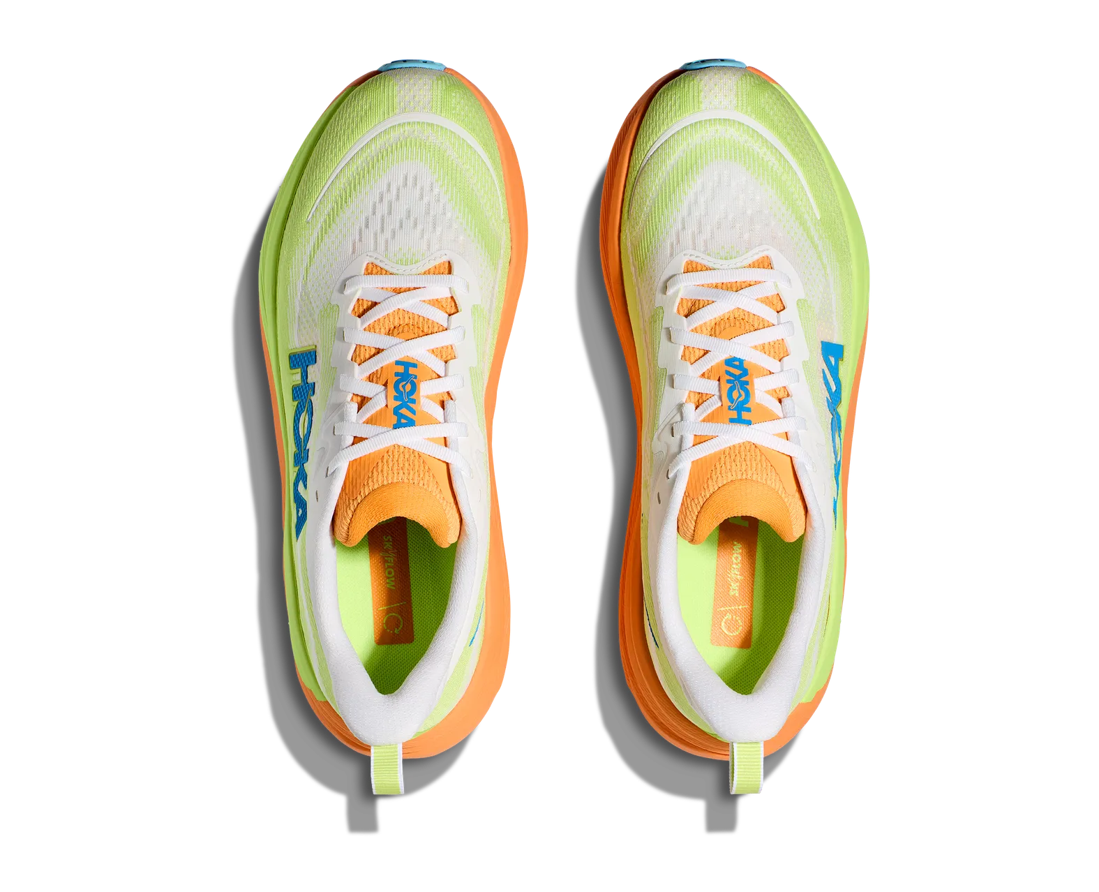 アウトドア HOKA SKY FLOW ランニングシューズ ホワイト/オレンジ/グリーン